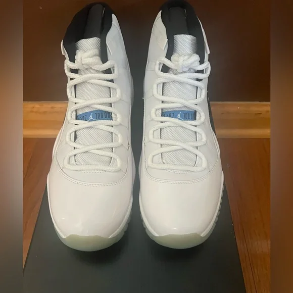 Jordan 11 Ice White
